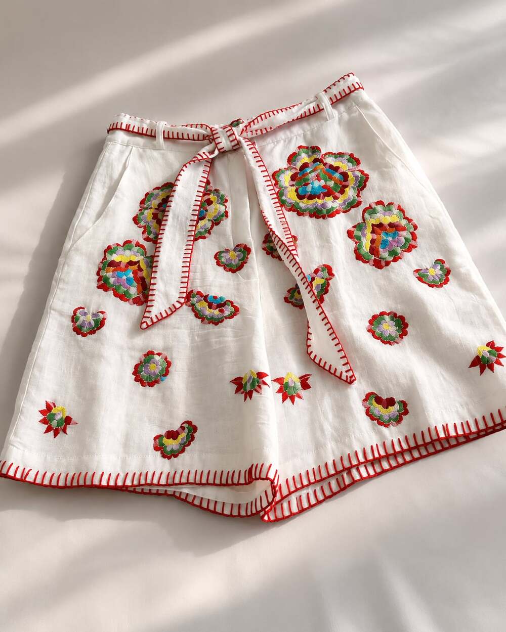 Mochi The Art of Embroidery Floral Embroidered High-Waisted Shorts with Belt